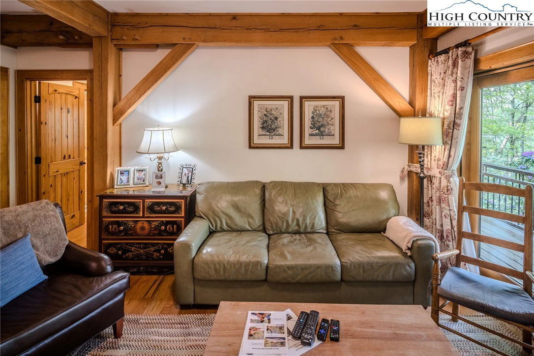 Image number 12 for the current listing