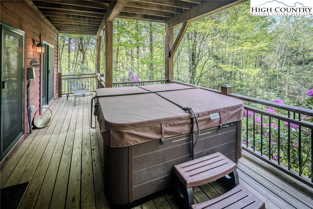Image number 2 for the current listing