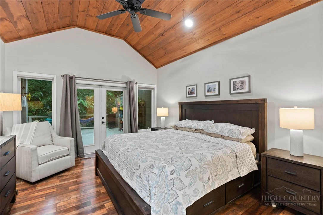 Image number 18 for the current listing