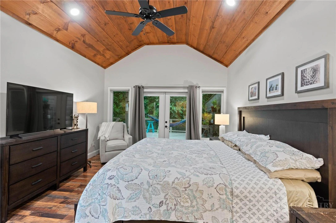 Image number 19 for the current listing