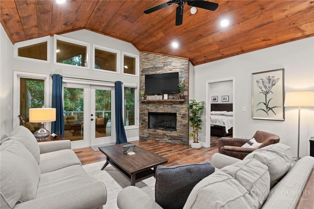 Image number 6 for the current listing