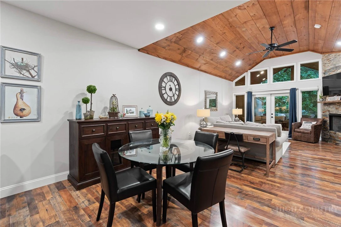 Image number 10 for the current listing