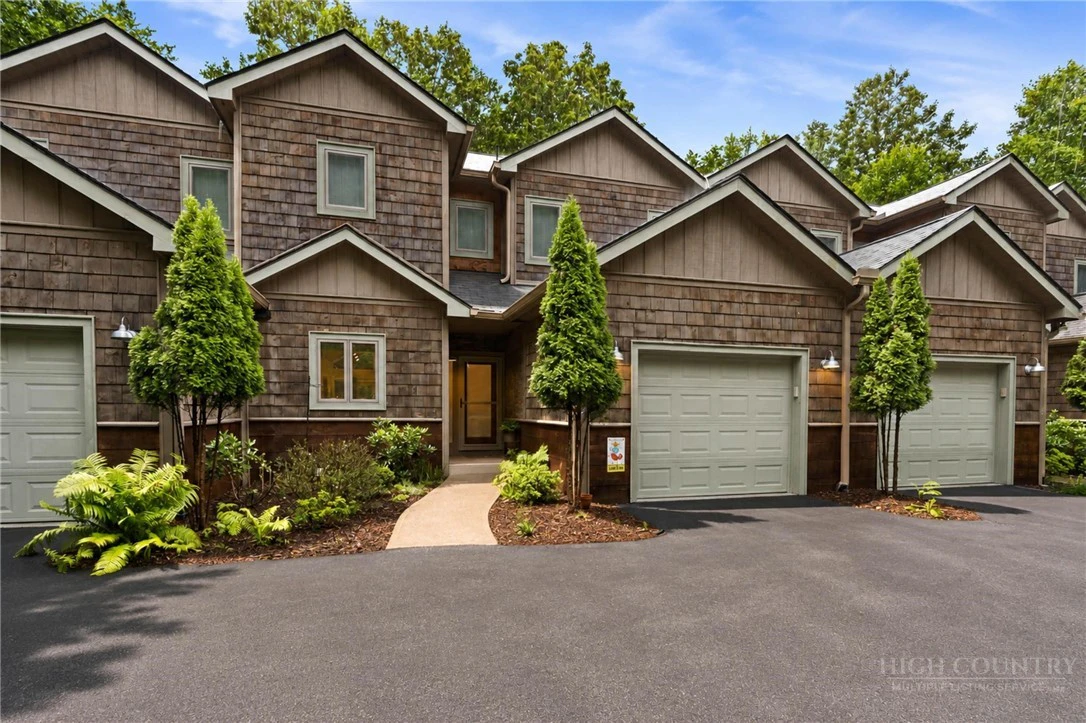 Image number 1 for the current listing