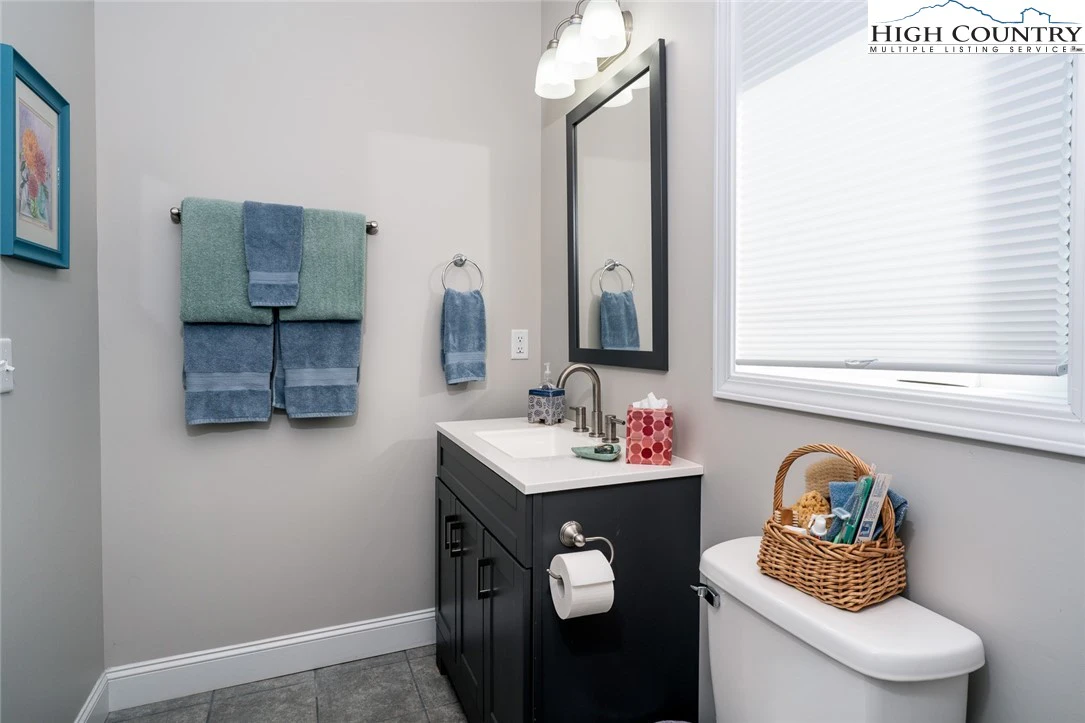 Image number 10 for the current listing