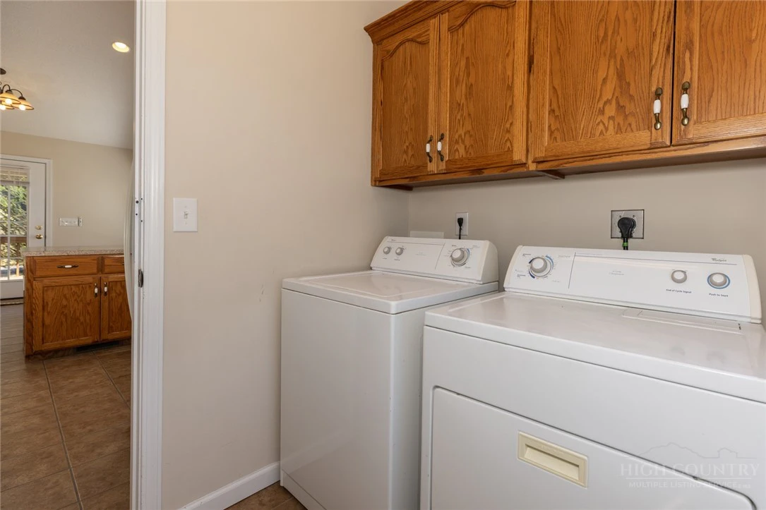 Image number 3 for the current listing