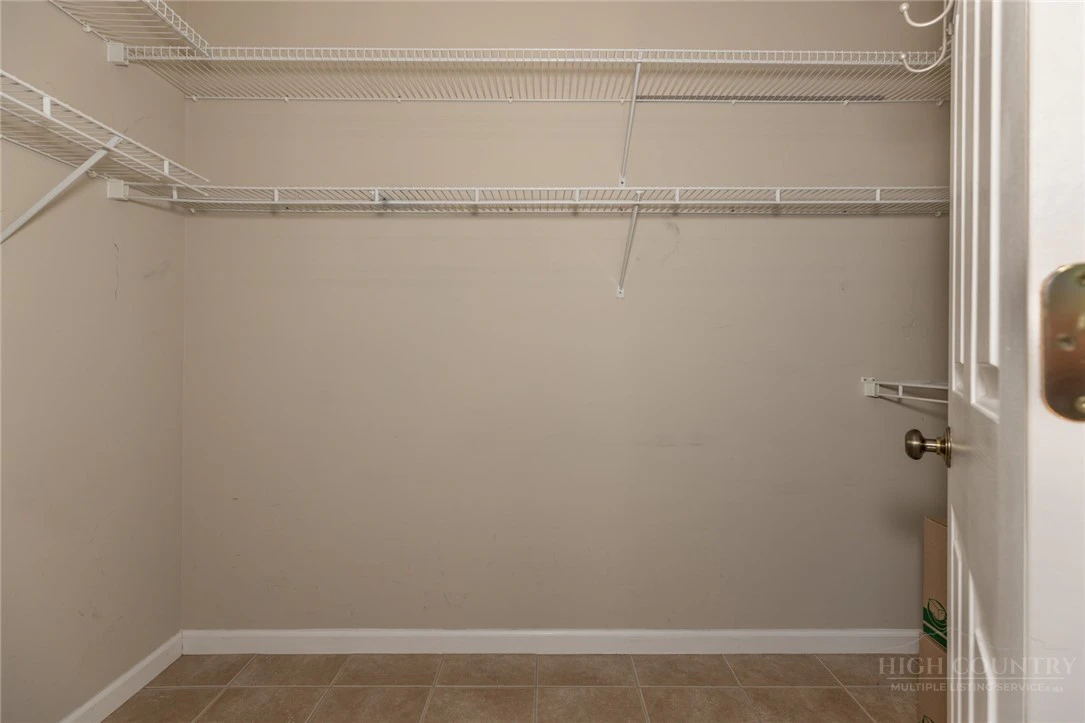 Image number 10 for the current listing