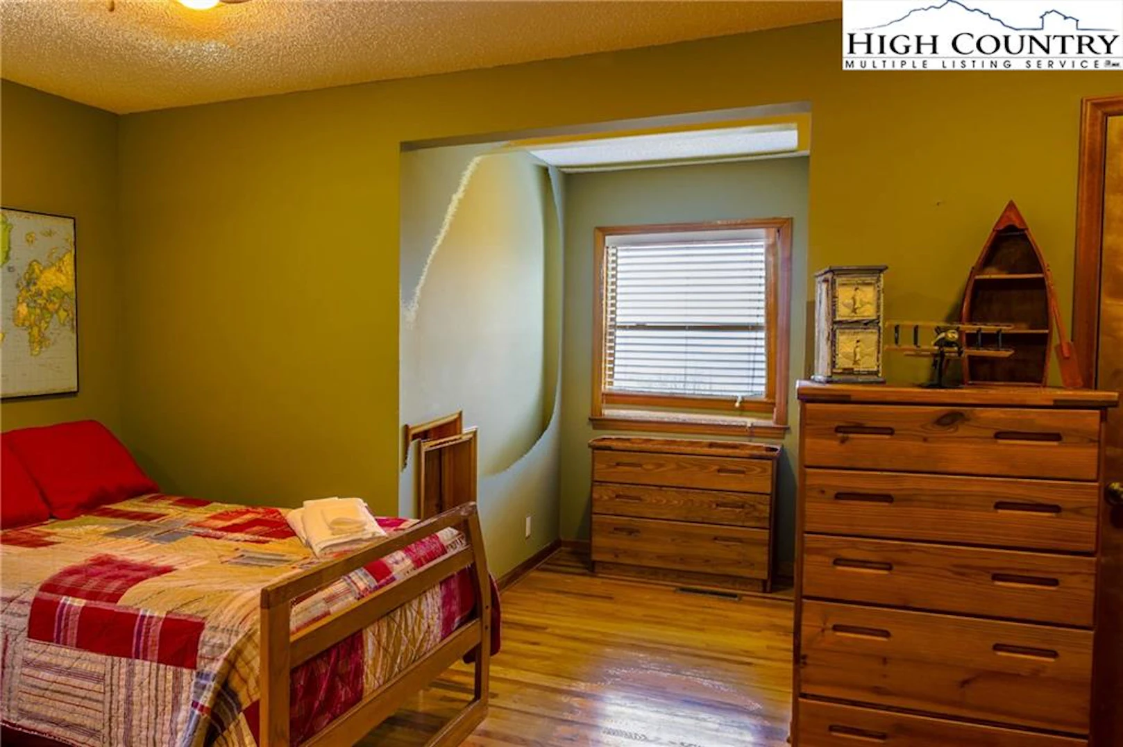 Image number 10 for the current listing