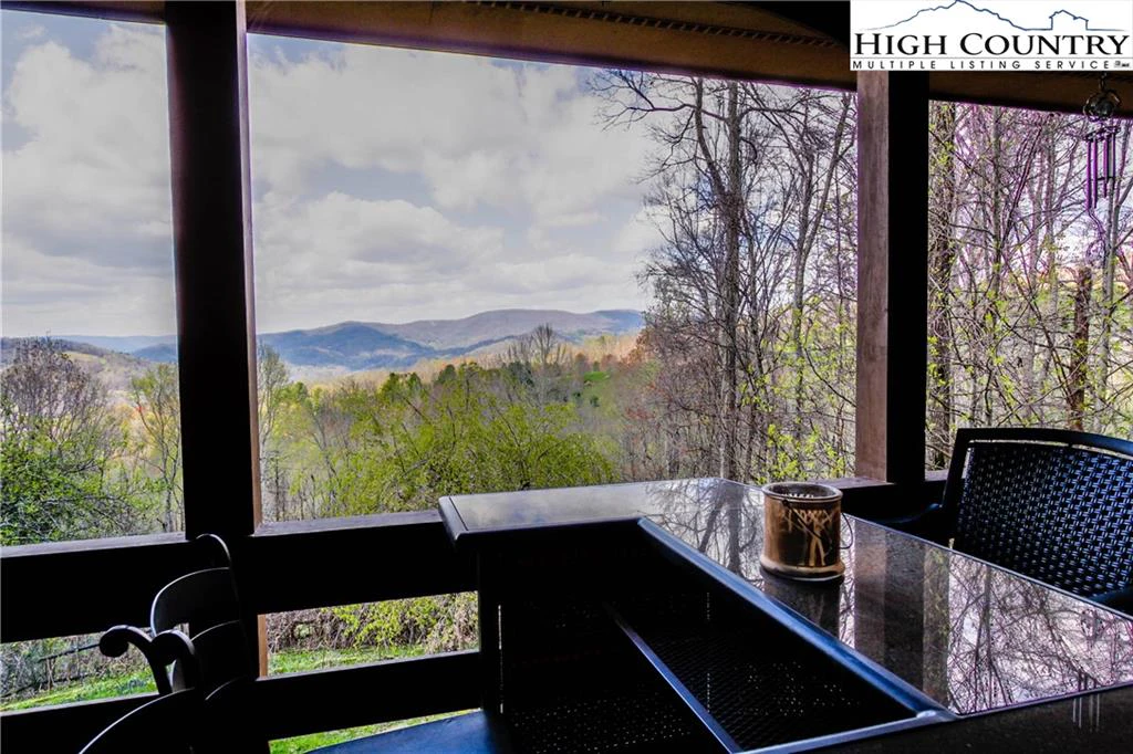 Image number 2 for the current listing