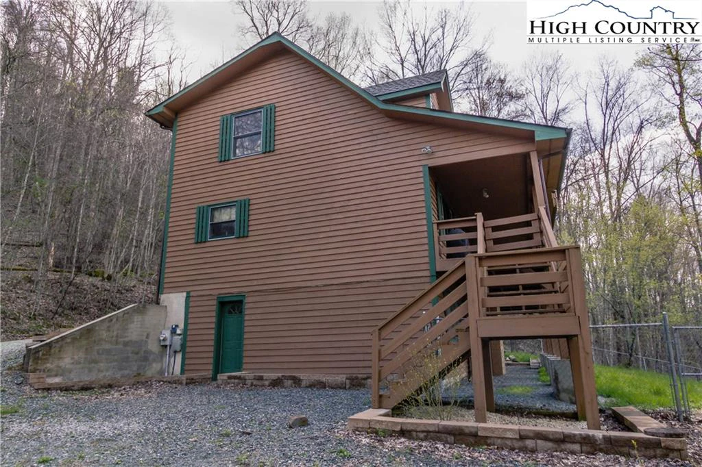 Image number 13 for the current listing