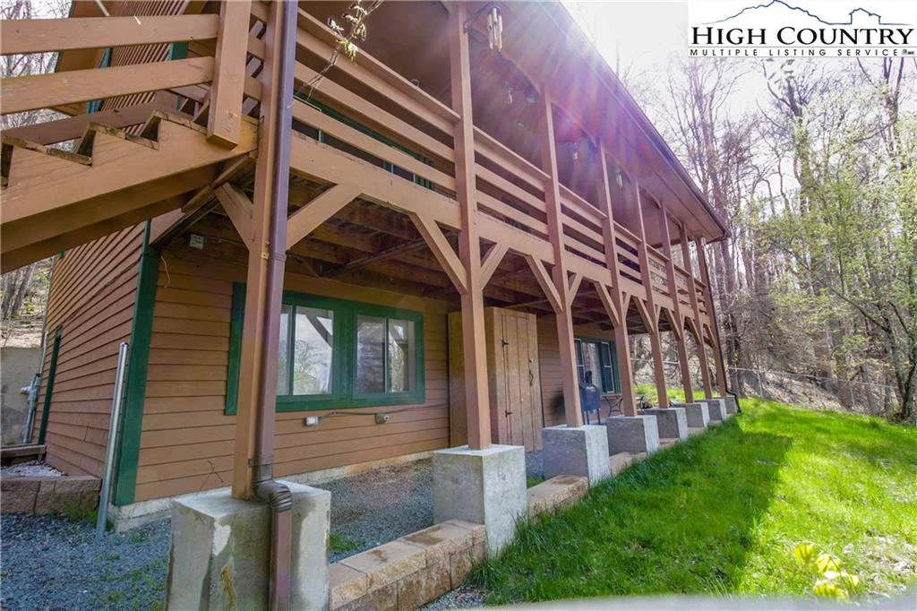 Image number 14 for the current listing