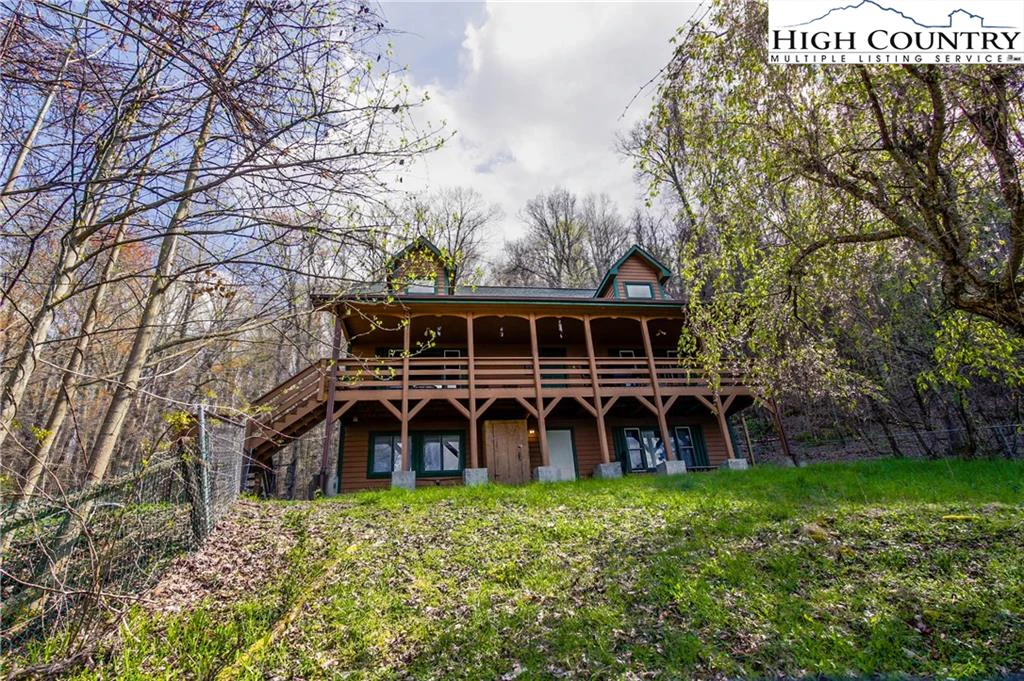 Image number 17 for the current listing