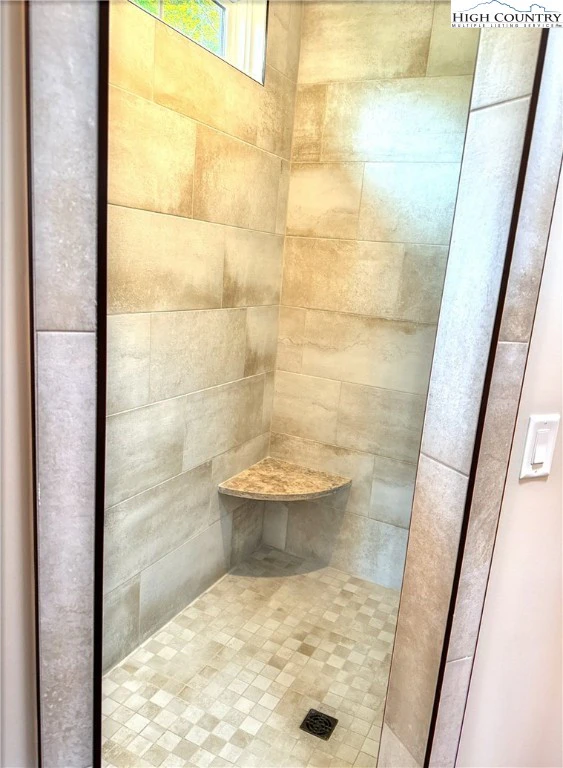 Image number 2 for the current listing