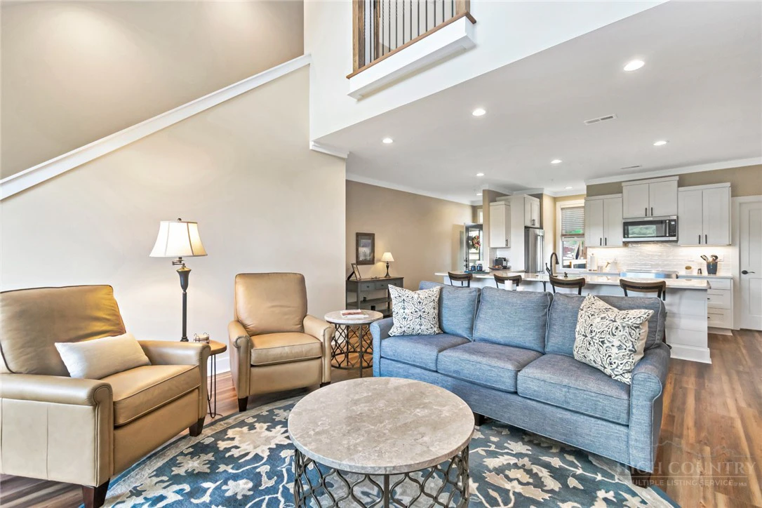 Image number 7 for the current listing