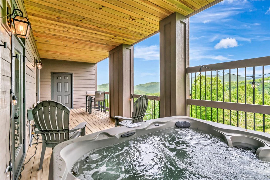Image number 3 for the current listing
