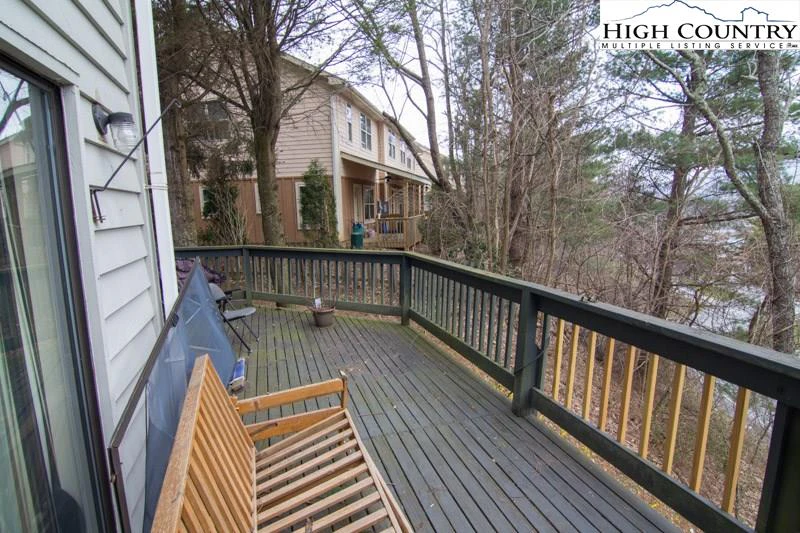 Image number 17 for the current listing
