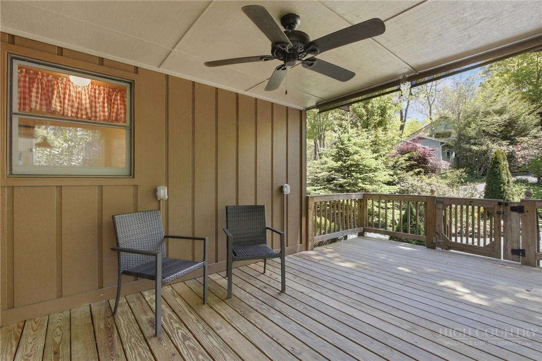 Image number 11 for the current listing