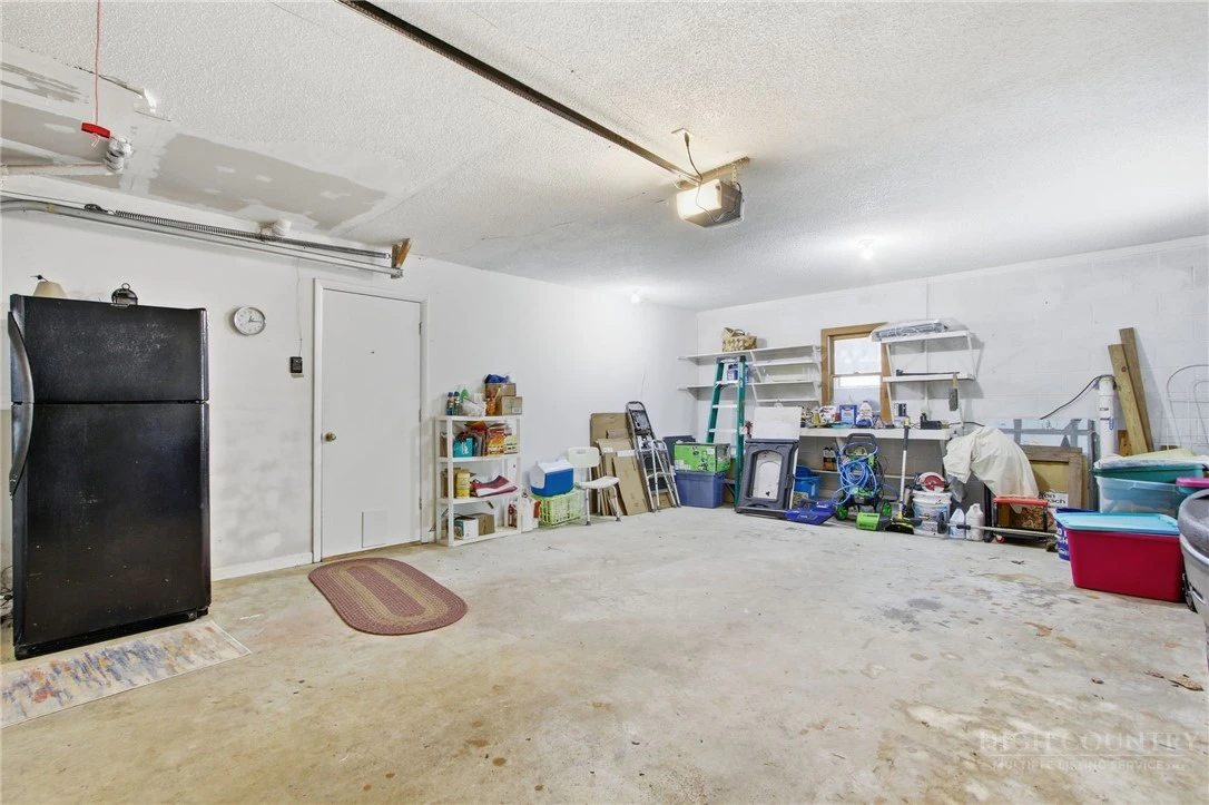 Image number 19 for the current listing