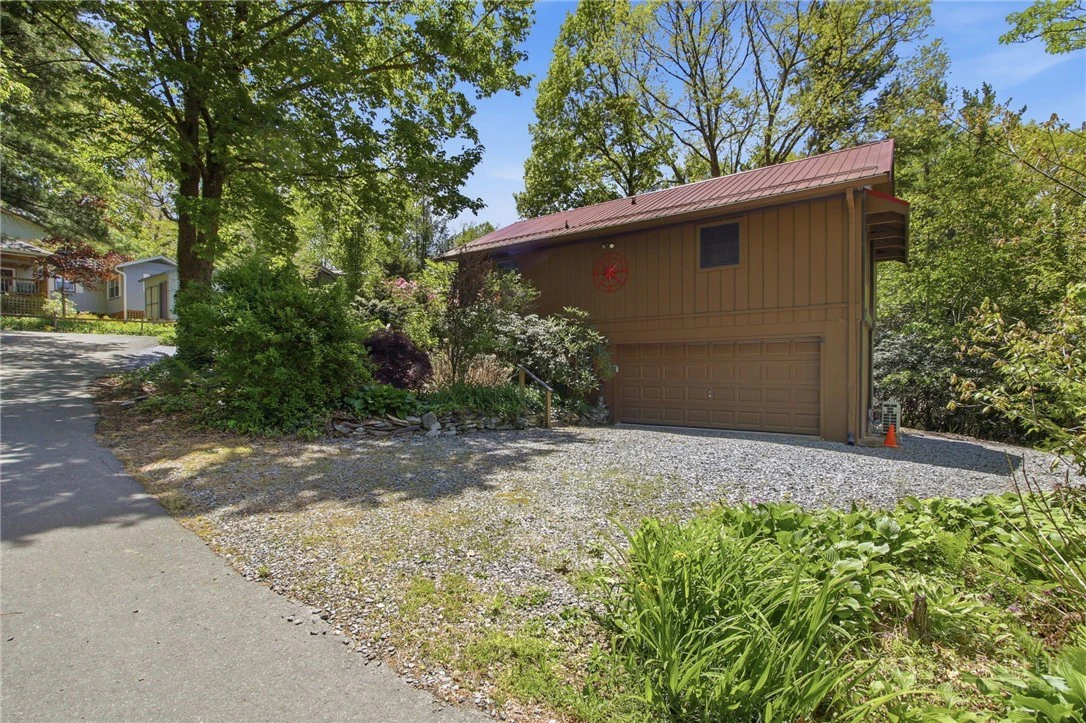 Image number 21 for the current listing