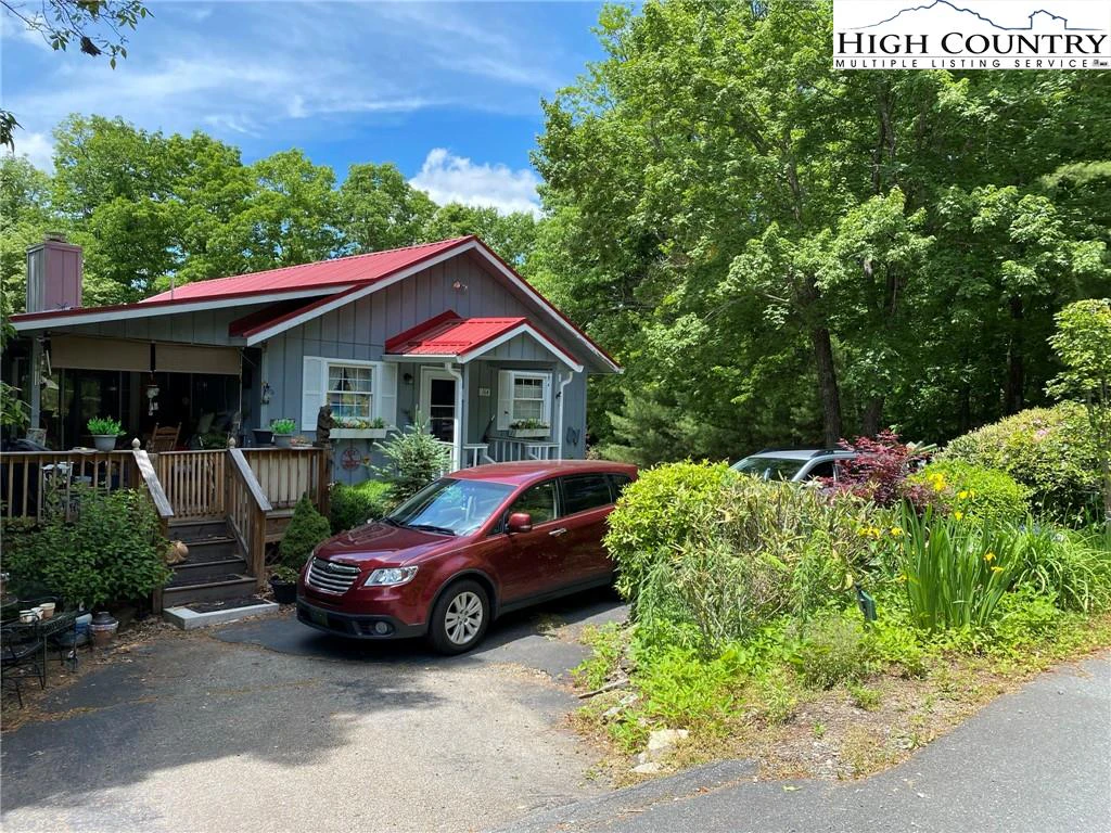 Image number 1 for the current listing