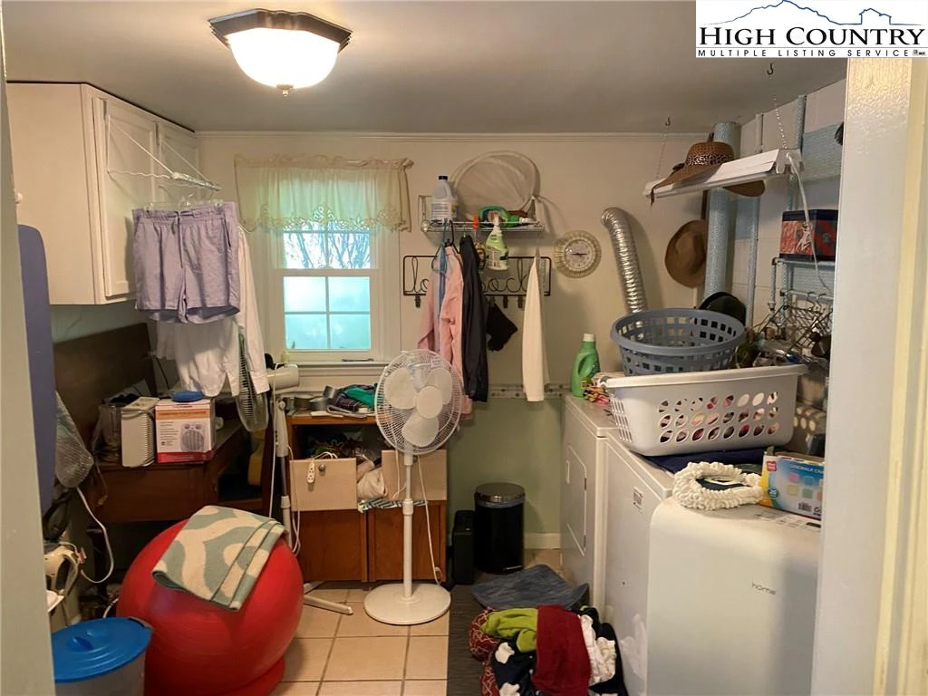 Image number 5 for the current listing