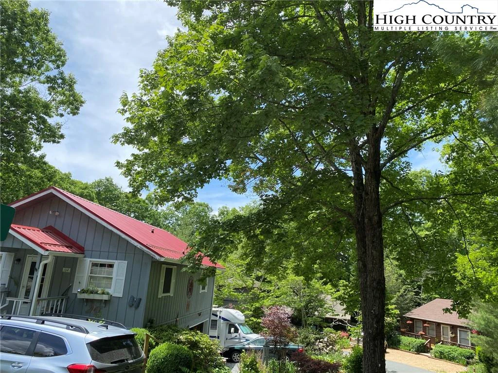 Image number 18 for the current listing