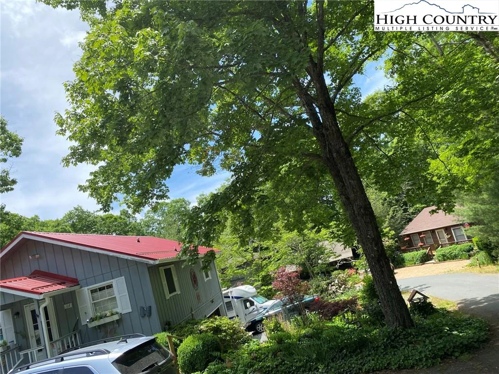 Image number 19 for the current listing