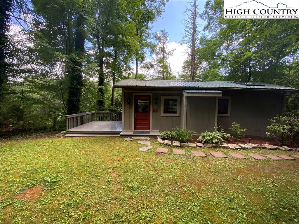 Image number 1 for the current listing
