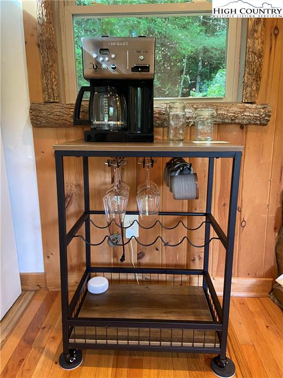 Image number 12 for the current listing