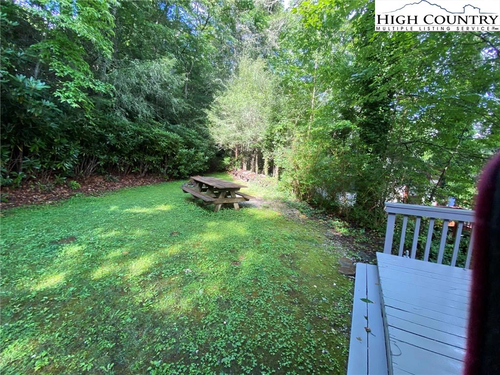 Image number 4 for the current listing