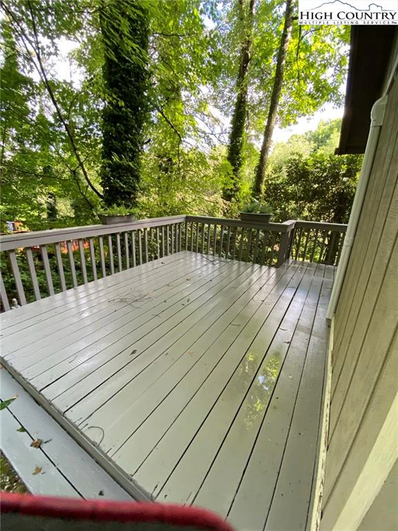 Image number 3 for the current listing