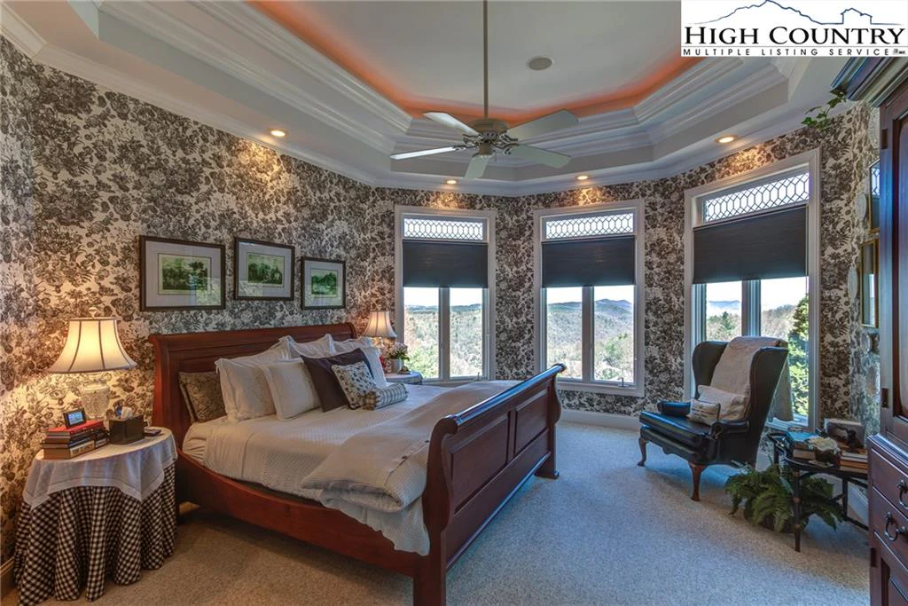 Image number 10 for the current listing