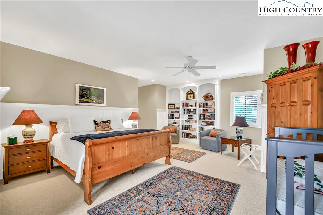 Image number 15 for the current listing
