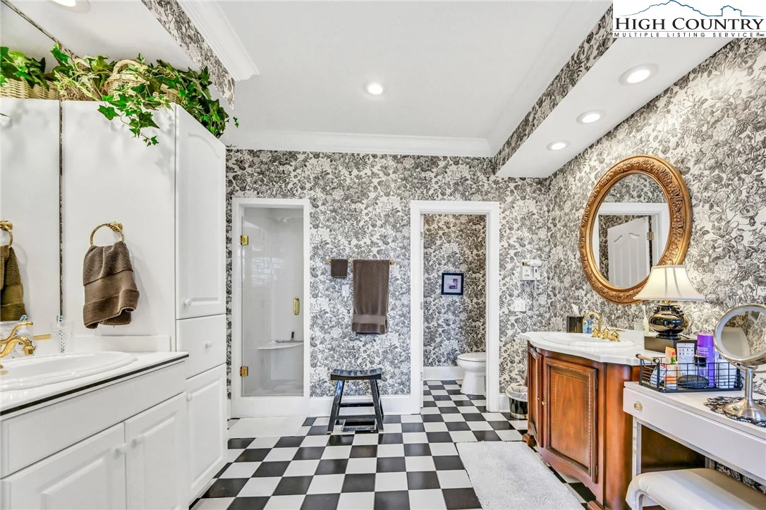 Image number 7 for the current listing