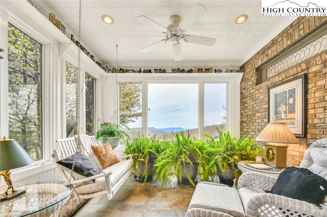 Image number 12 for the current listing