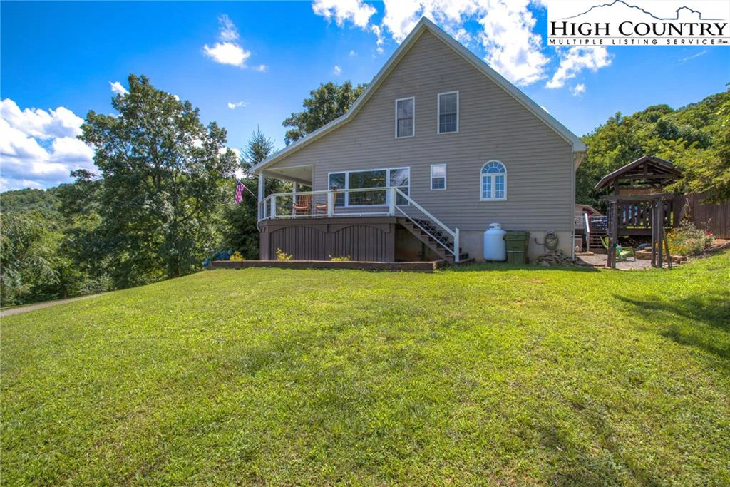 Image number 15 for the current listing