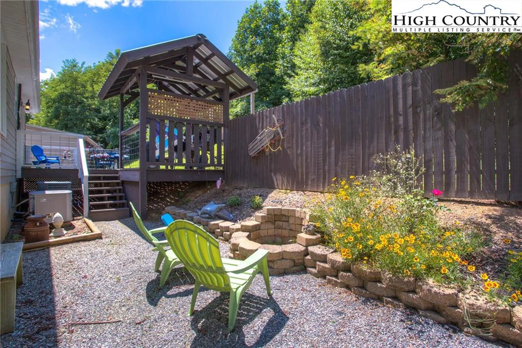 Image number 16 for the current listing