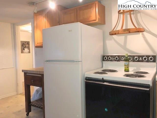 Image number 6 for the current listing