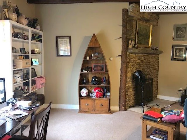 Image number 12 for the current listing