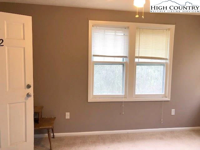 Image number 2 for the current listing