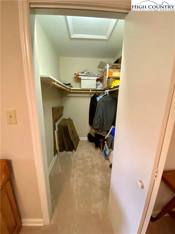 Image number 18 for the current listing