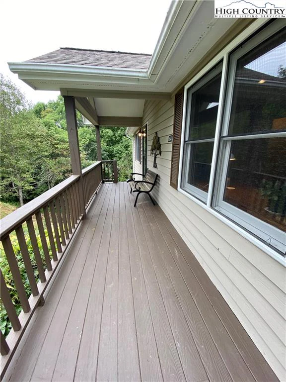 Image number 8 for the current listing