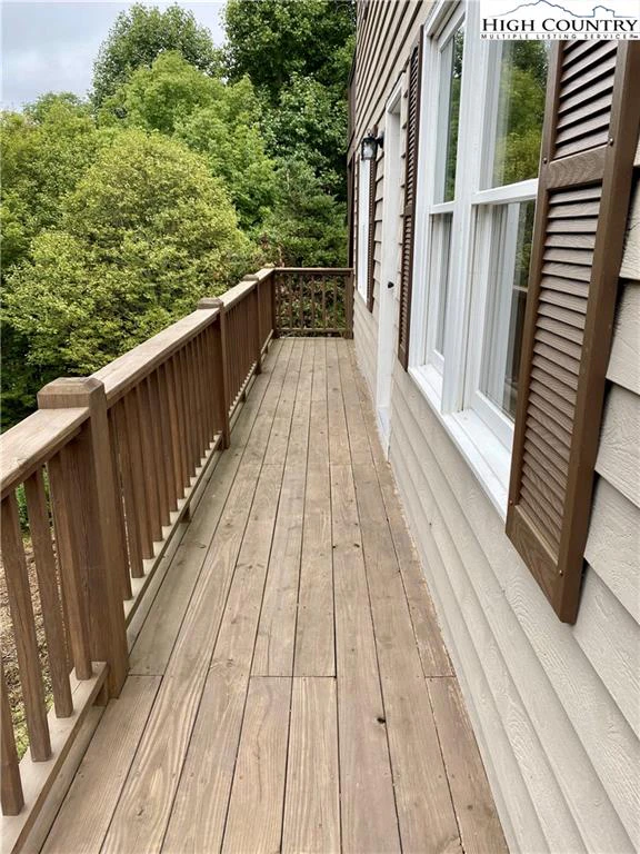 Image number 5 for the current listing