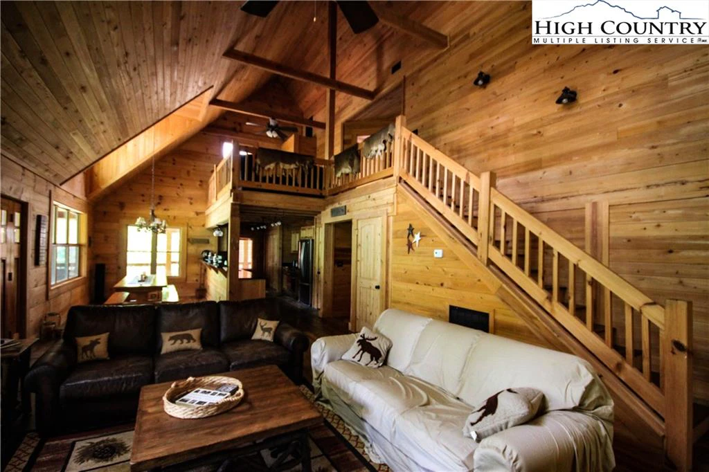 Image number 14 for the current listing