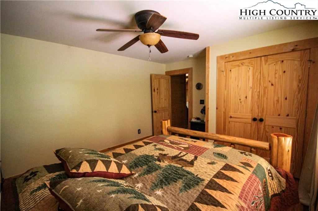 Image number 9 for the current listing