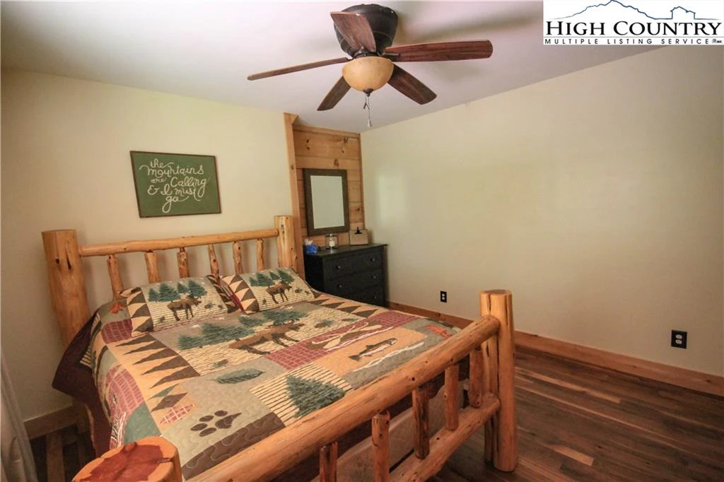 Image number 10 for the current listing