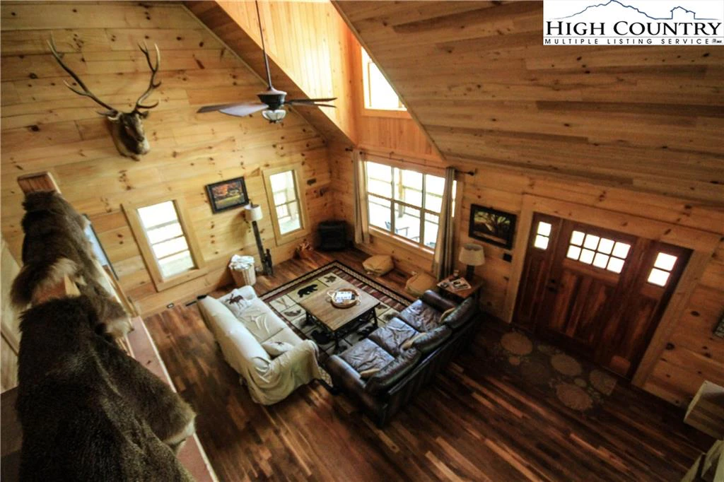 Image number 11 for the current listing
