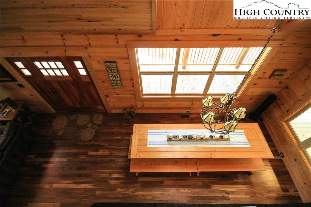 Image number 13 for the current listing
