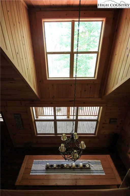 Image number 2 for the current listing