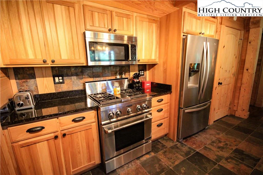 Image number 18 for the current listing