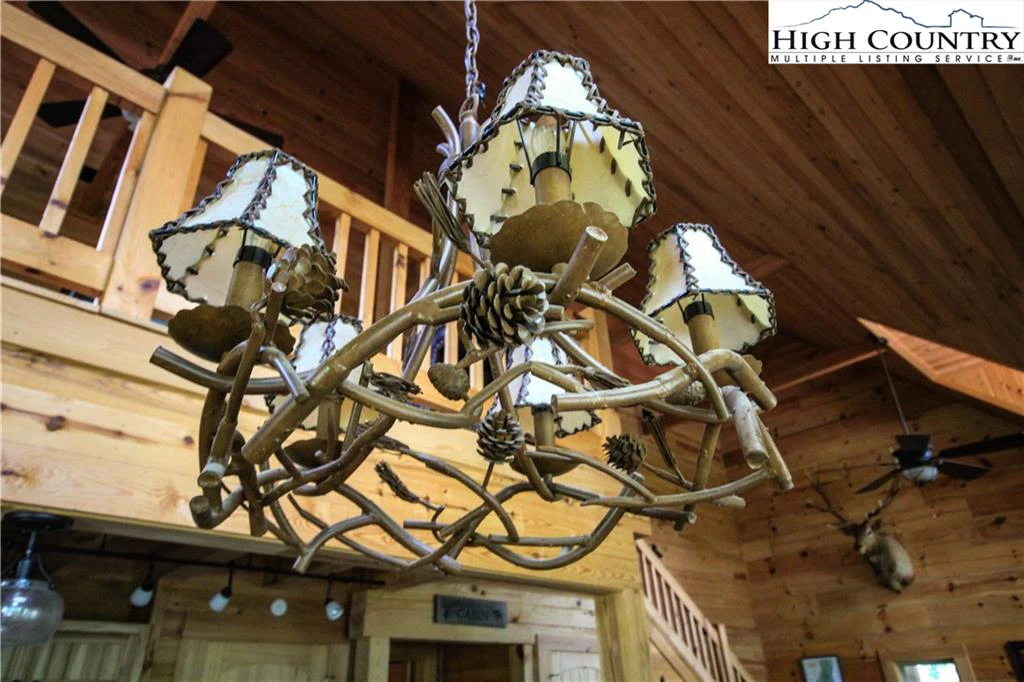 Image number 21 for the current listing